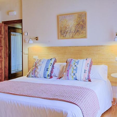 Sabina Hotel Аренас де Сан Педро Екстериор снимка